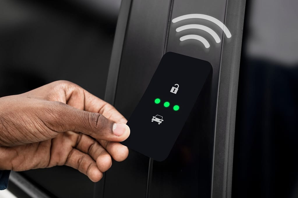 Fechadura eletrônica com Wi-Fi, Bluetooth ou biometria: qual escolher?