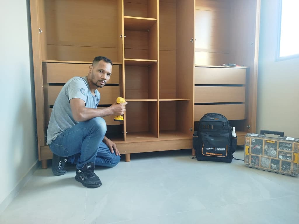 Montador de móveis em Betim, contagem, Belo Horizonte, Nova Lima, Vespasiano, santa luzia, Juatuba Mateus Leme MG, igarapé, desmontagem e montagem móveis corporativos ou residenciais fale com Dalcy montagens,