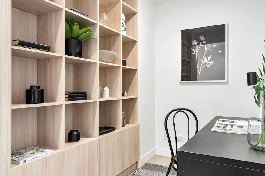 Estantes decorativas: organização e estilo para aproveitar espaços pequenos