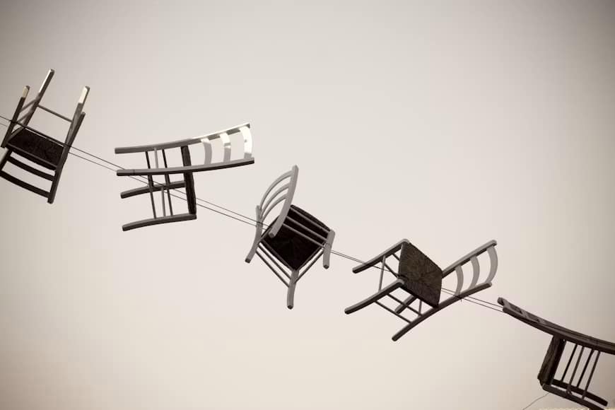 Troca de rodízios de cadeiras: manutenção essencial para conforto e durabilidade